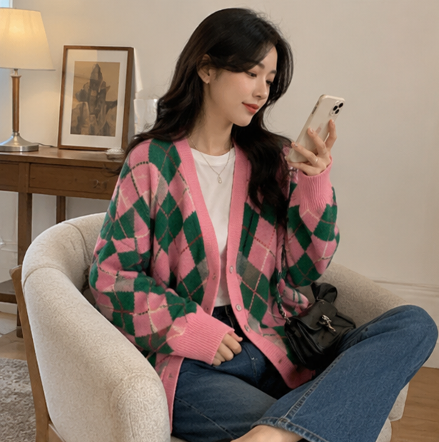 Korean Diamond Plaid Cardigan – Women's Loose Knit Sweater Coat for Warm Autumn Winter Layering and Casual Fashion