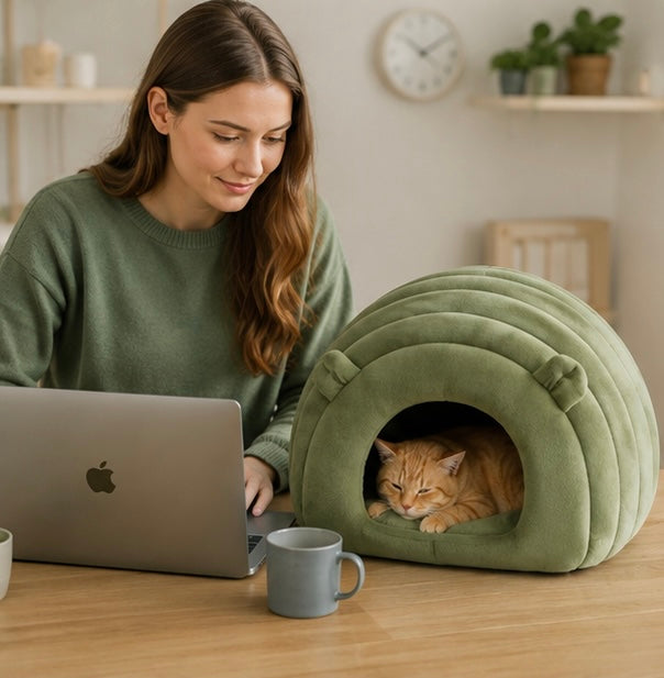 Cozy Cat Nest Bed – Plush Warm Pet Sleeping Mat for Cats and Small Pets During Autumn and Winter