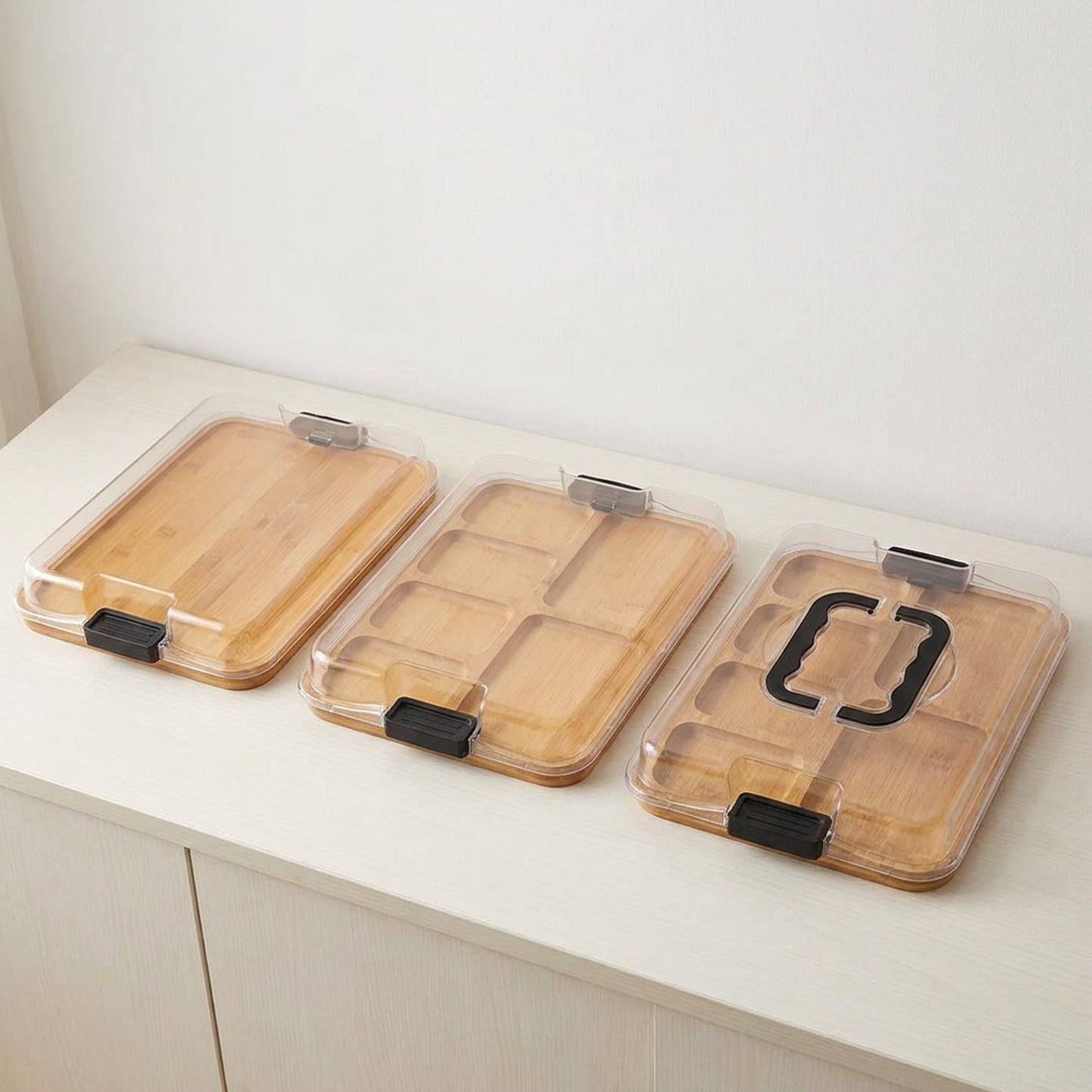 Portable Charcuterie Board – Bamboo Cheese Serving Tray with Clear Acrylic Lid for Picnics, Camping and Elegant Entertaining
