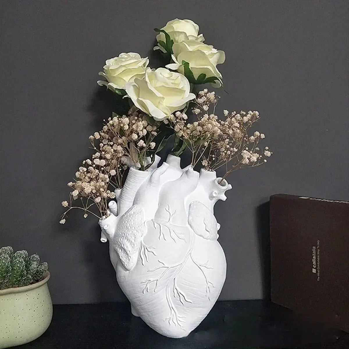 Anatomical Heart Flower Vase - Creative Resin Heart Shaped Planter for Desktop Decor, Gothic Displays and Unique Gifts