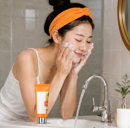 Vitamin C Facial Cleanser - Deep Cleansing Face Wash Foam for Moisturizing, Brightening and Blackhead Removal Skin Care