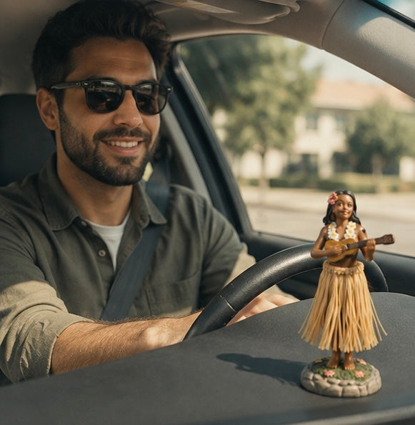 Hawaiian Dancing Girl Dashboard Ornament – Cute Bobblehead Car Decoration for Interior Styling and Tropical Gift Ideas