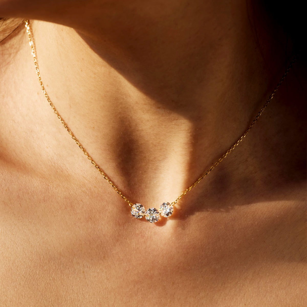 Genuine S925 Silver Zircon Necklace – Three Sparkling Stones with Adjustable Sliding Length for Minimalist Luxury Styling and Elegant Men’s or Women’s Jewelry