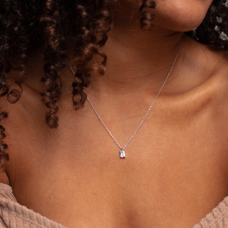 Rectangular Zirconia Pendant Necklace – Gold-Plated Stainless Steel Fine Jewelry for Women with Elegant Short Chain Design, Wholesale Fashion and Gifts