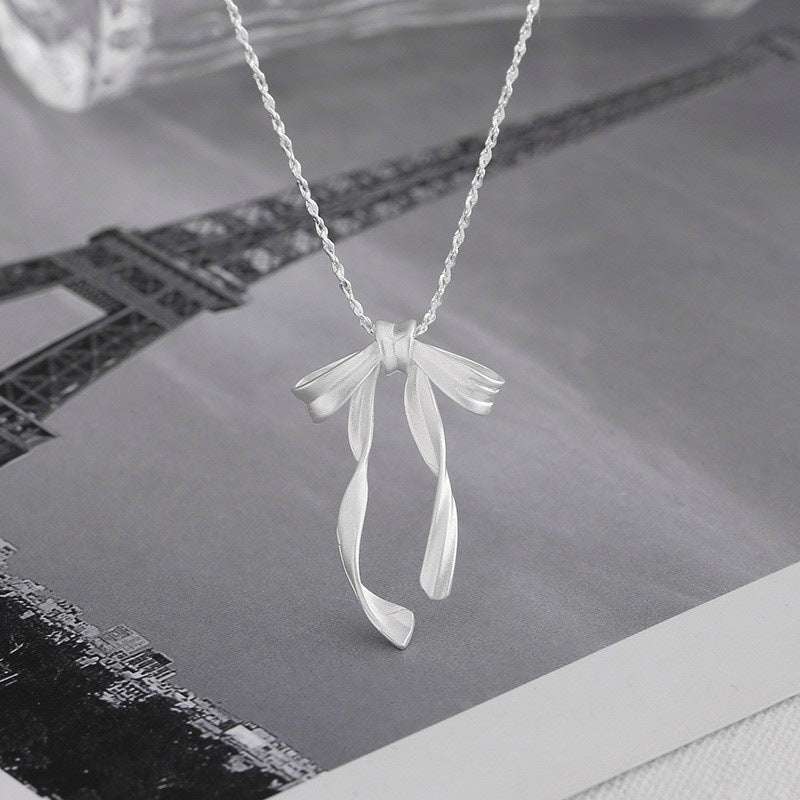 Elegant Bow Pendant Necklace – Delicate Clavicle Chain Choker Jewelry with Sophisticated Design for Women, Girls, Parties and Everyday Wear