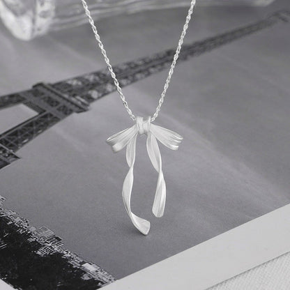 Elegant Bow Pendant Necklace – Delicate Clavicle Chain Choker Jewelry with Sophisticated Design for Women, Girls, Parties and Everyday Wear