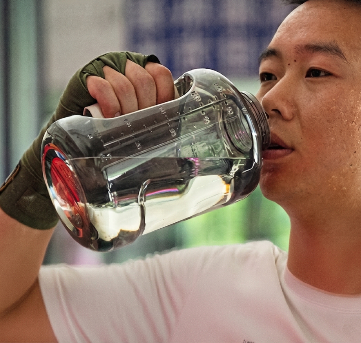 Portable Hydrogen Water Bottle – 1.5L Hydrogen-Rich Water Generator with Large Capacity Sports Cup Design for Gym, Outdoor Fitness, Travel and Daily Hydration