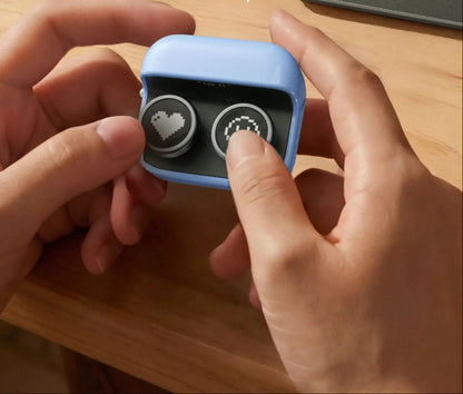 Bluetooth E-Book Page Turner – Retro Multi-Mode Remote Control for Readers, Smartphones and Tablets, Convenient Hands-Free Reading Accessory