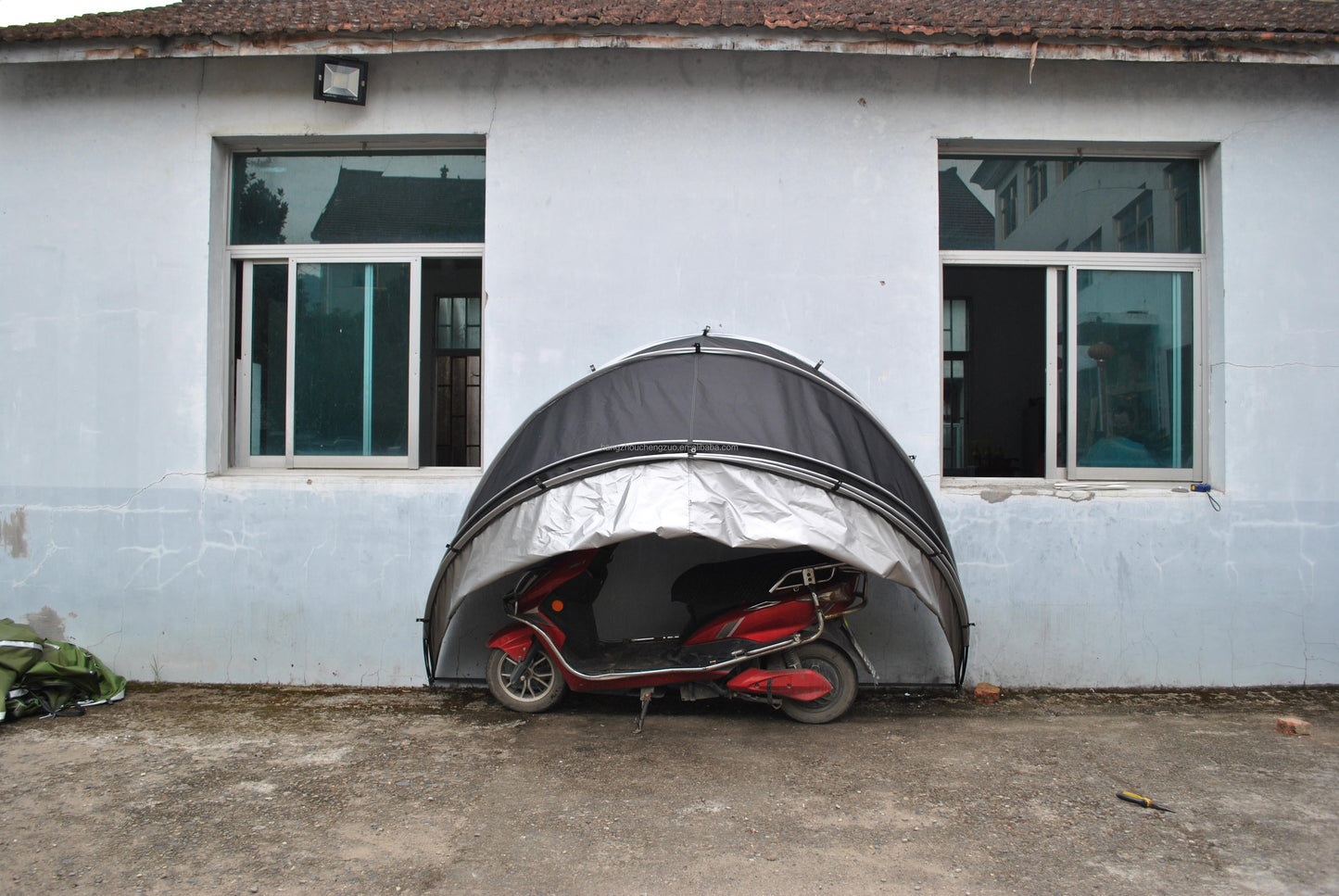 Portable Motorcycle Garage Tent – Outdoor Hanging Storage Shelter for Motorbikes, Speedway Equipment and Weather-Protected Parking, Model CZX-507