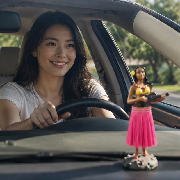 Hawaiian Dancing Girl Dashboard Ornament – Cute Bobblehead Car Decoration for Interior Styling and Tropical Gift Ideas