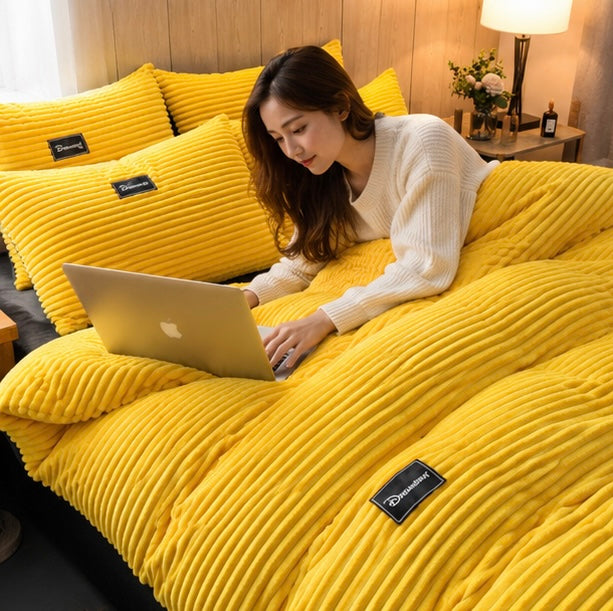 Velvet Duvet Cover Set - Ultra Soft Winter Bedding Collection for Cozy Warmth and Luxurious Comfort