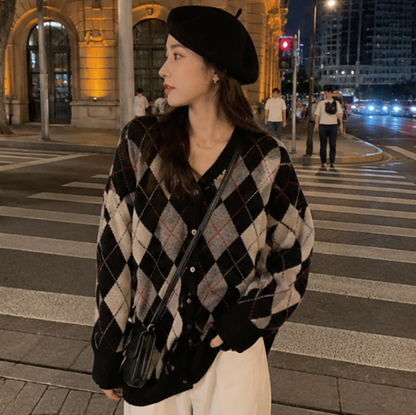 Korean Diamond Plaid Cardigan – Women's Loose Knit Sweater Coat for Warm Autumn Winter Layering and Casual Fashion