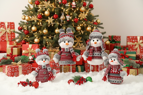 Fabric Snowman Christmas Decoration – Festive Plush Holiday Ornament for Christmas Trees, Windows, Tabletops and Cozy Seasonal Home Decorations