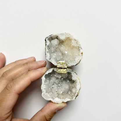Natural Crystal Ring Box – Handmade Moroccan Jewelry Display Storage for Engagement Rings, Gifts and Elegant Presentation