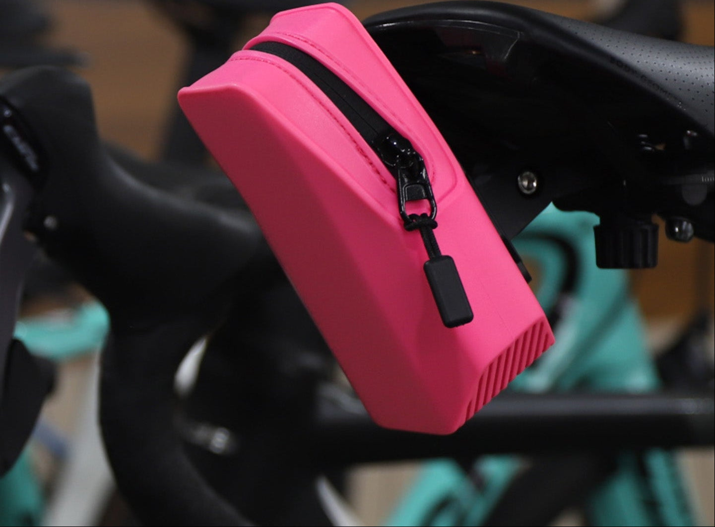 Waterproof Bike Tail Bag – Ultralight Silicone Bicycle Saddle Storage Bag for Road, Mountain, Folding and Gravel Bikes