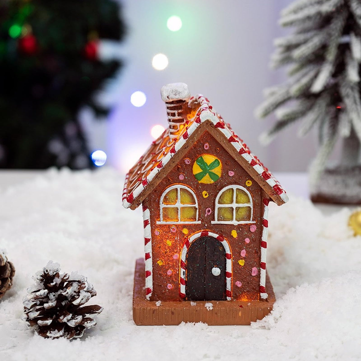 Resin Christmas House Sculpture – Modern Holiday Tabletop Decoration for Living Rooms, TV Cabinets and Festive Displays