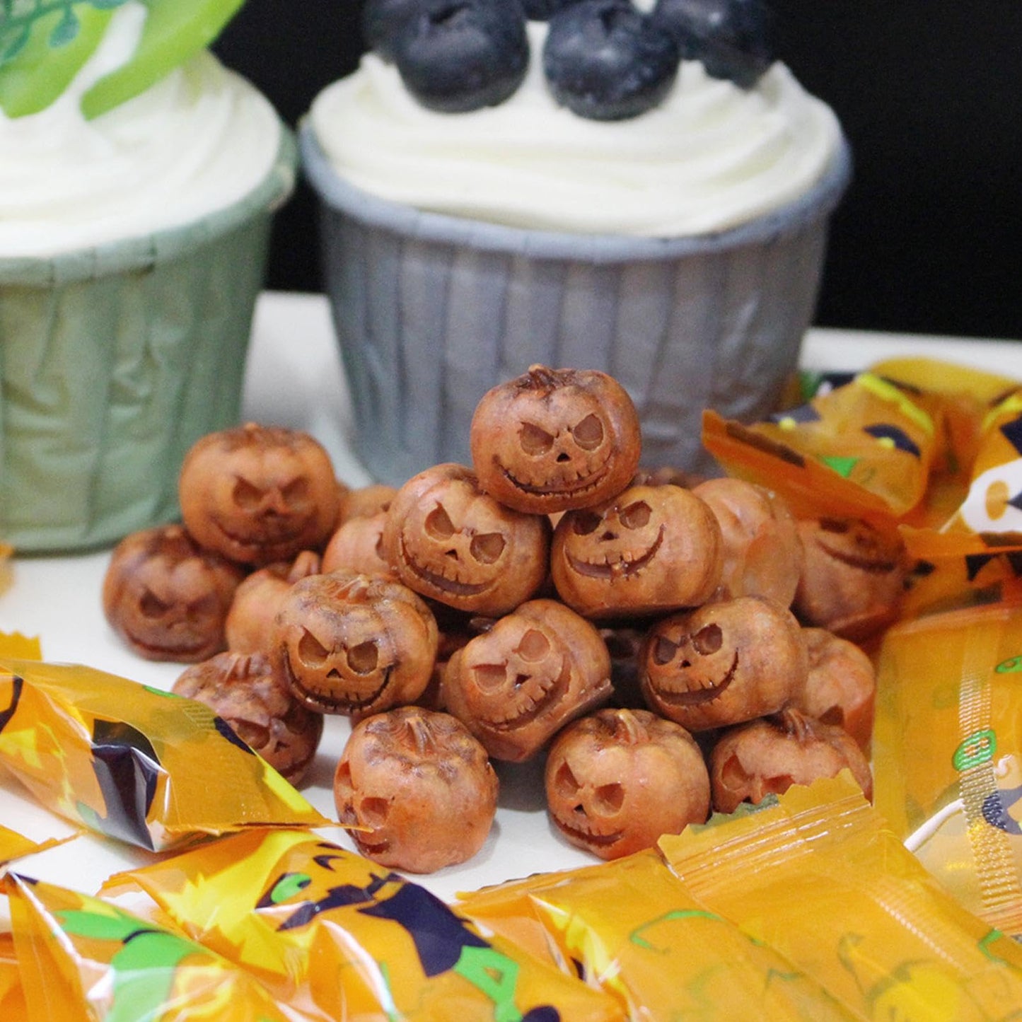 Mini Resin Pumpkin Decorations - Halloween Craft Accessories for DIY Projects, Home Decor and Party Displays