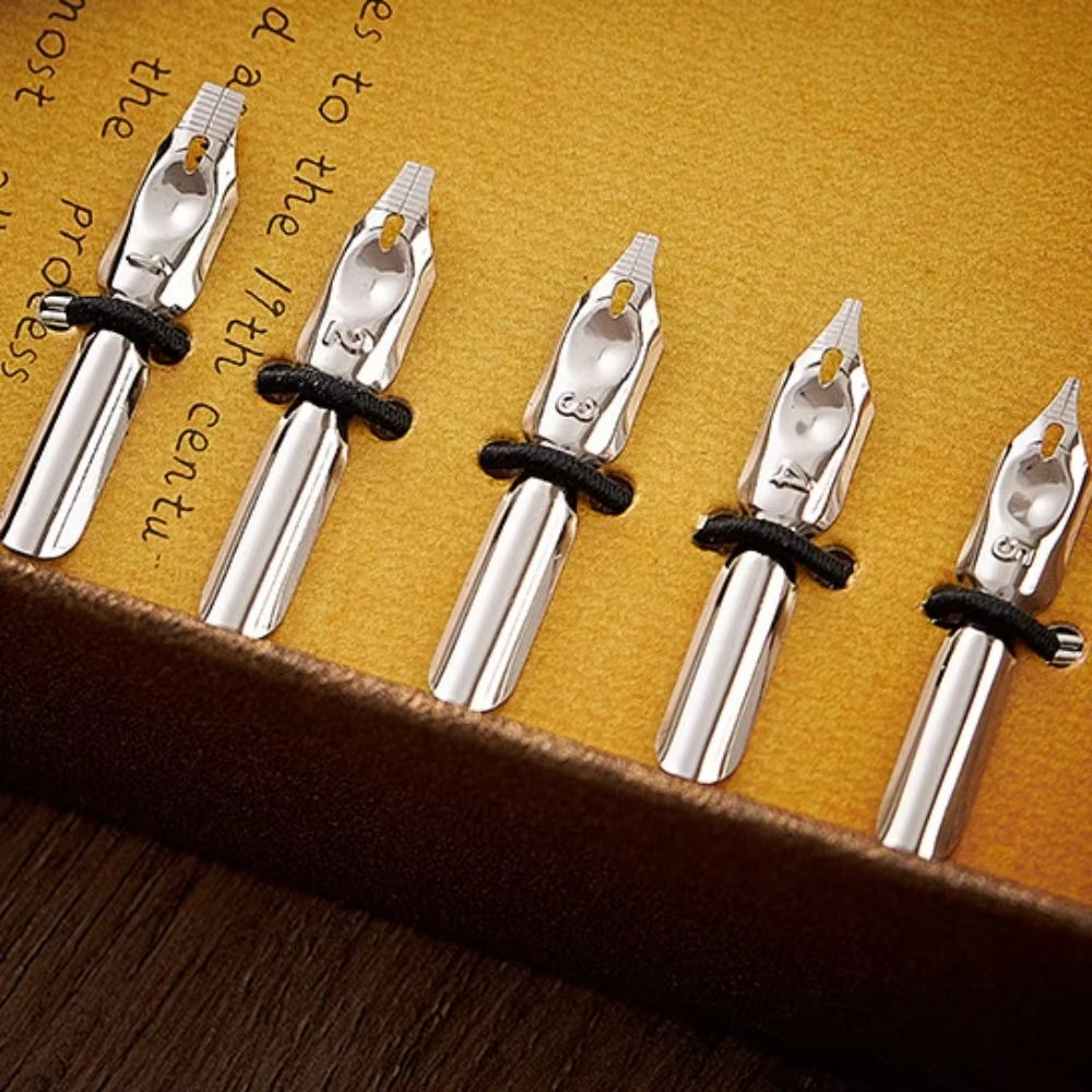 Feather Dip Pen Set – Vintage Calligraphy Quill Writing Pen with 5 Replaceable Nibs, Ink Bottle and Elegant Gift Set for Artists & Signatures