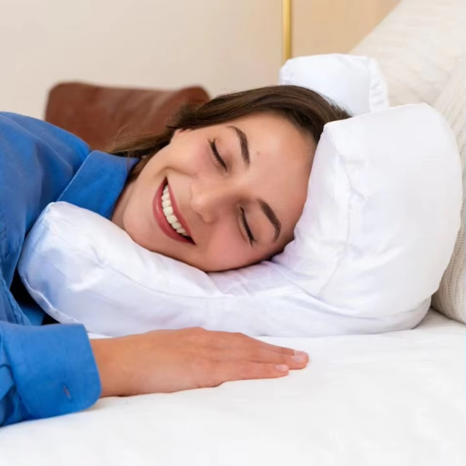 Anti-Wrinkle Beauty Pillow – Ergonomic Face Support Pillow for Back Sleeping, Beauty Sleep and Comfortable Nighttime Rest with Pillowcase