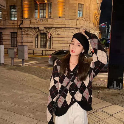 Korean Diamond Plaid Cardigan – Women's Loose Knit Sweater Coat for Warm Autumn Winter Layering and Casual Fashion