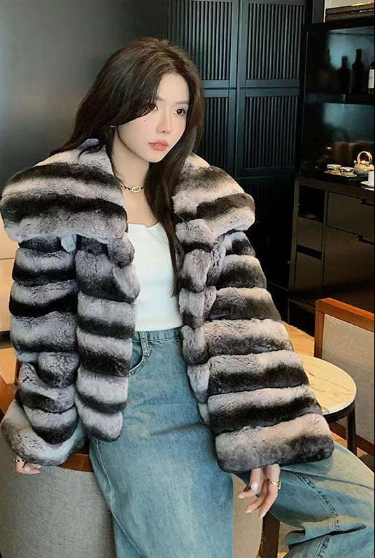 Women's Faux Fur Winter Jacket – Thick Short Coat with Cozy Warmth for Stylish Cold Weather Everyday Wear