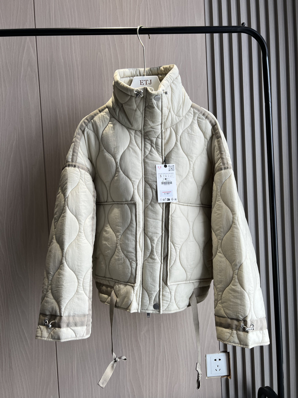 Women’s Quilted Drawstring Jacket – High Neck Cotton Padded Coat with Pockets for Casual Autumn Winter Layering Style