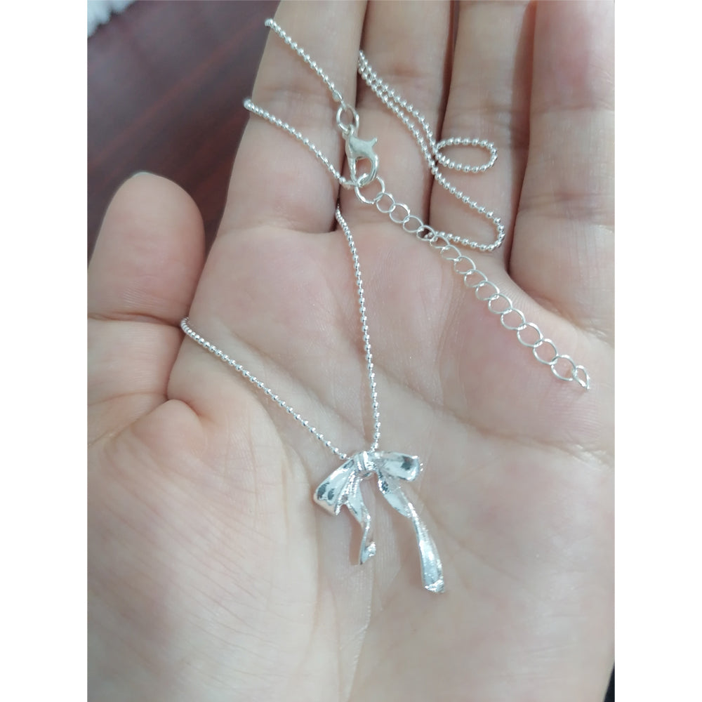 Elegant Bow Pendant Necklace – Delicate Clavicle Chain Choker Jewelry with Sophisticated Design for Women, Girls, Parties and Everyday Wear