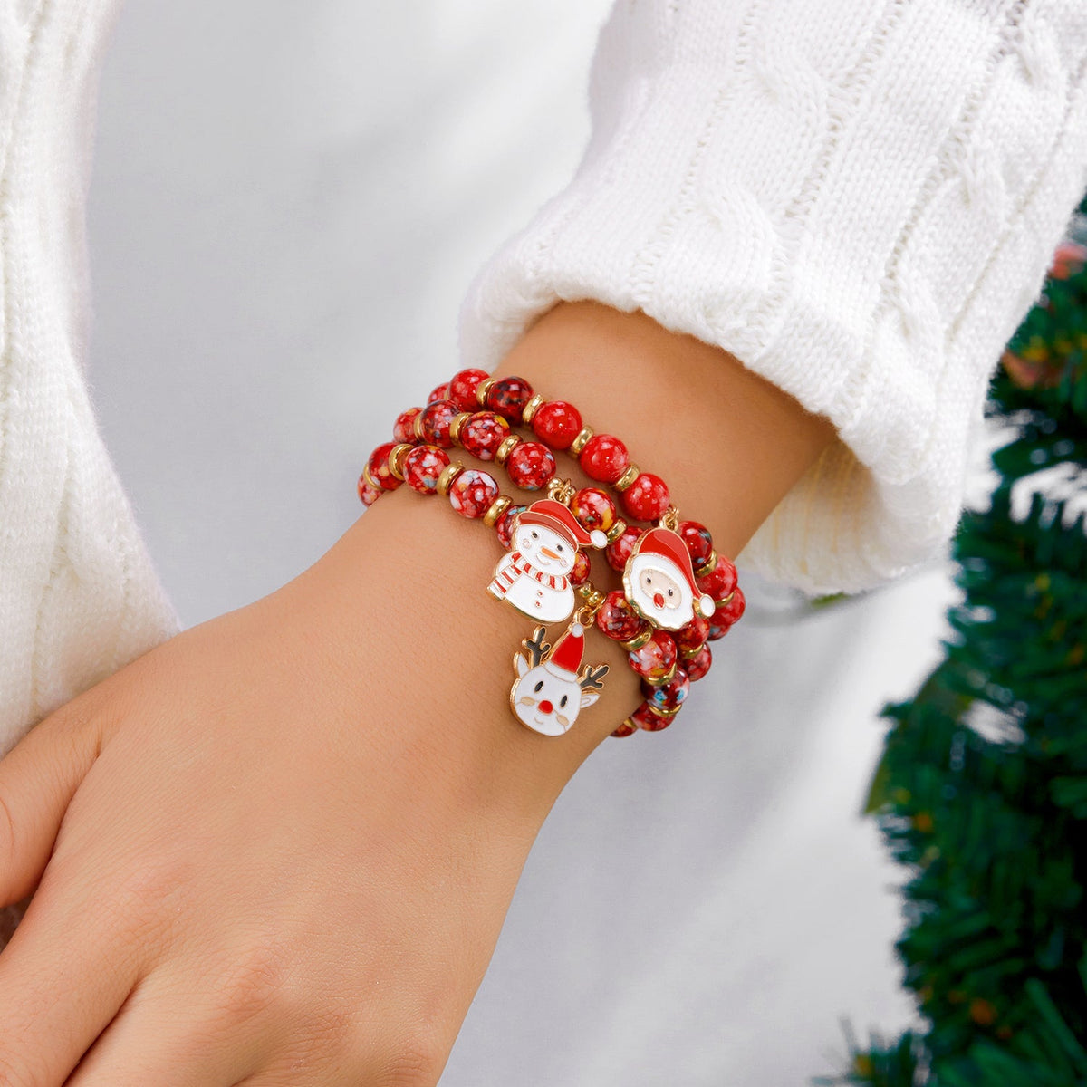 Santa Bead Bracelet Set – Colorful Christmas Stretch Bracelets with Reindeer Charms for Women and Holiday Gifts