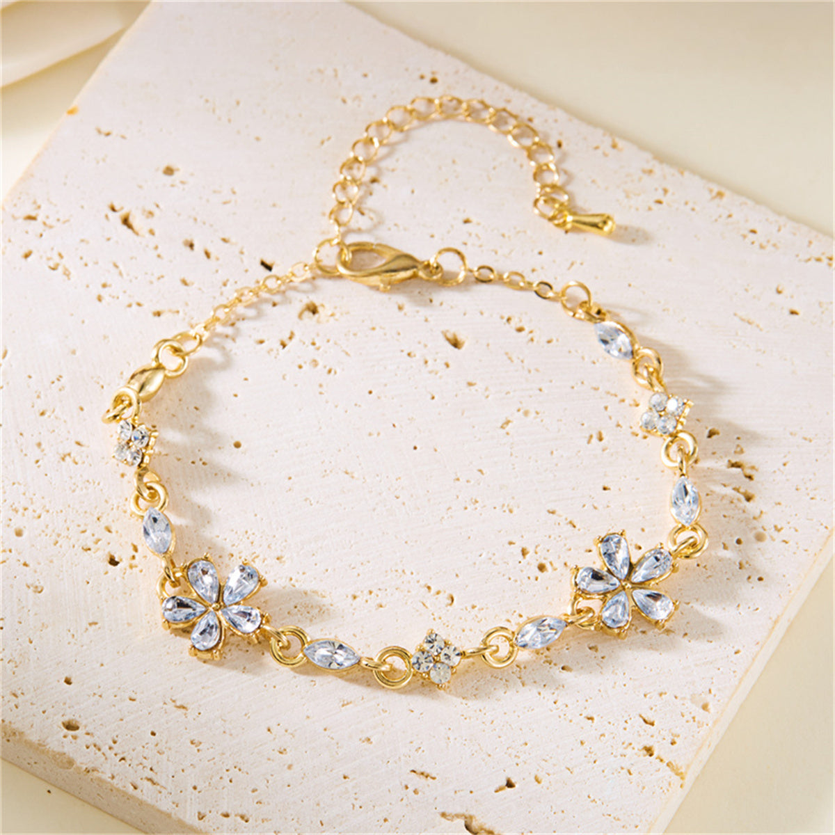 Elegant Crystal Flower Bracelet – Sparkling Zircon Floral Chain Jewelry for Women and Girls, Y2K Sweet Style Accessory for Weddings, Parties and Gifts