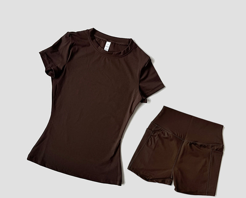 Women’s Yoga Sports Set – Tight Fitness Top with Hip Lifting Shorts and Split Design for Yoga, Gym Workouts, Training and Activewear