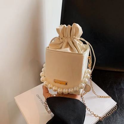 PU Leather Bucket Bag – Vintage Drawstring Crossbody Purse with Pearl Detail and Chain Strap for Women, Shoulder Carry and Everyday Style