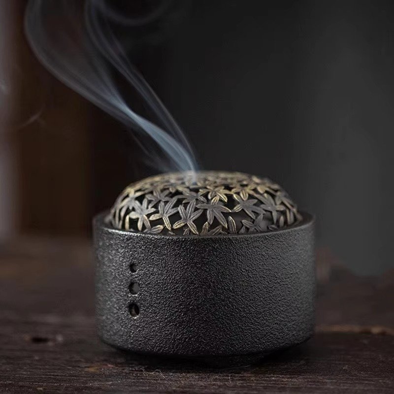 Creative Ceramic Incense Burner – Decorative Aromatherapy Incense Holder with Elegant Pedestal Design for Home Fragrance, Meditation, Yoga and Relaxation